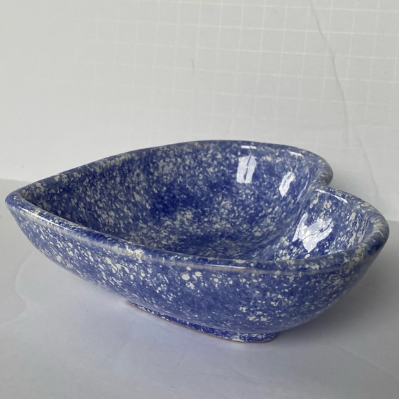 Sponge ware Heart Shaped Bowls Set Of 2 Signed blue white EUC pottery hand made - Picture 4 of 16